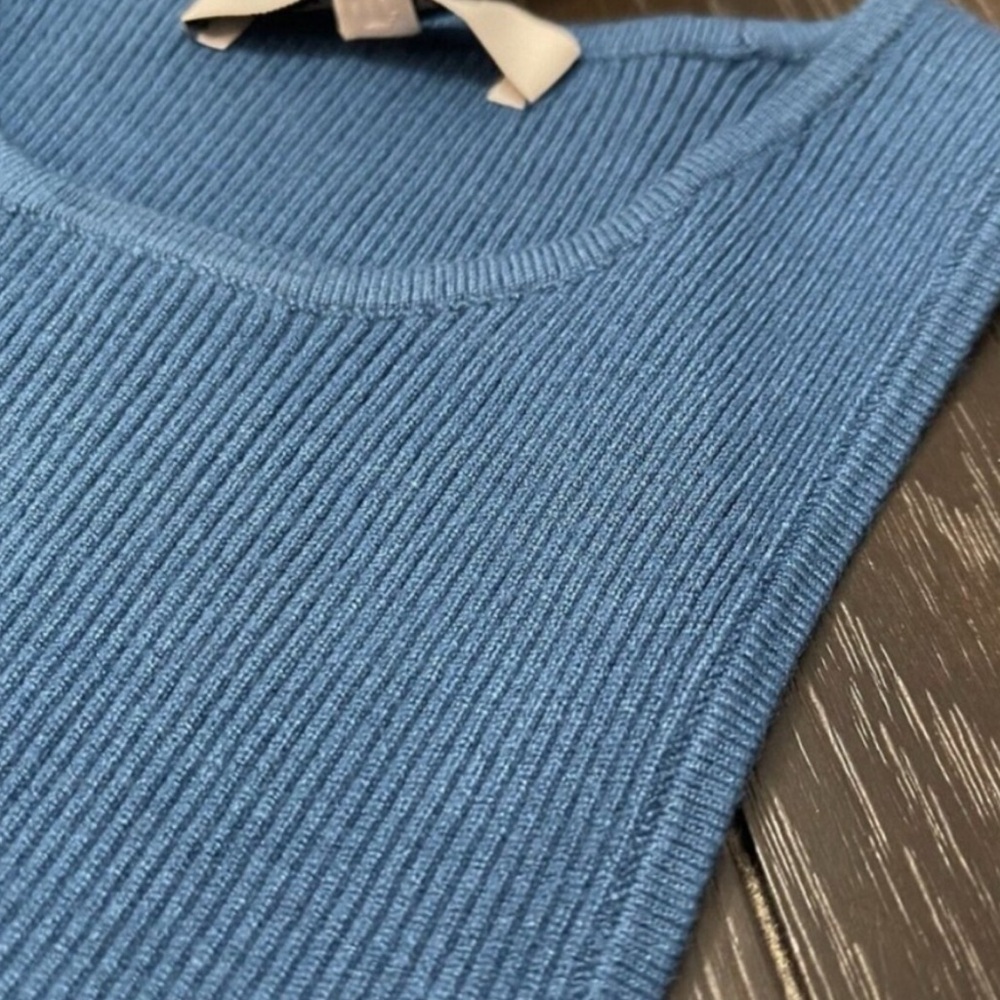 Sleeveless Ribbed High-Neck Tank Top - Blue - Picture 7 of 7